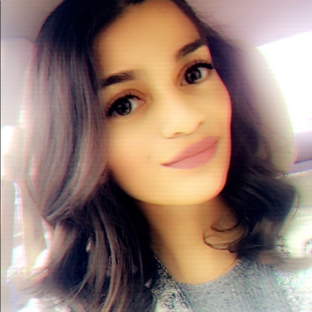 Meet your Posher, Andreina